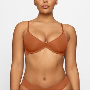 SKIMS WEIGHTLESS SCOOP BRA